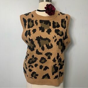 Better be boutique brand knitted vest cheetah animal print size M